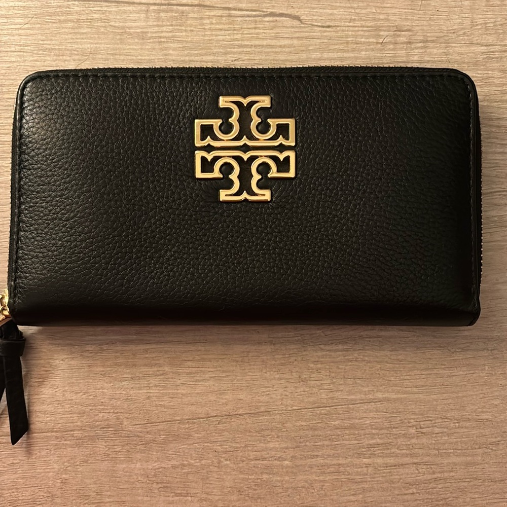 Tory Burch Zip Continental Wallet
